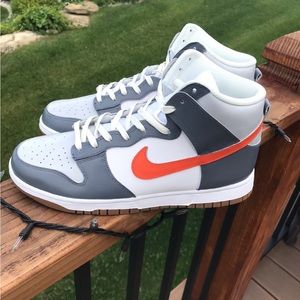 Sz 9m 10.5W Nike Dunks high tops new with box